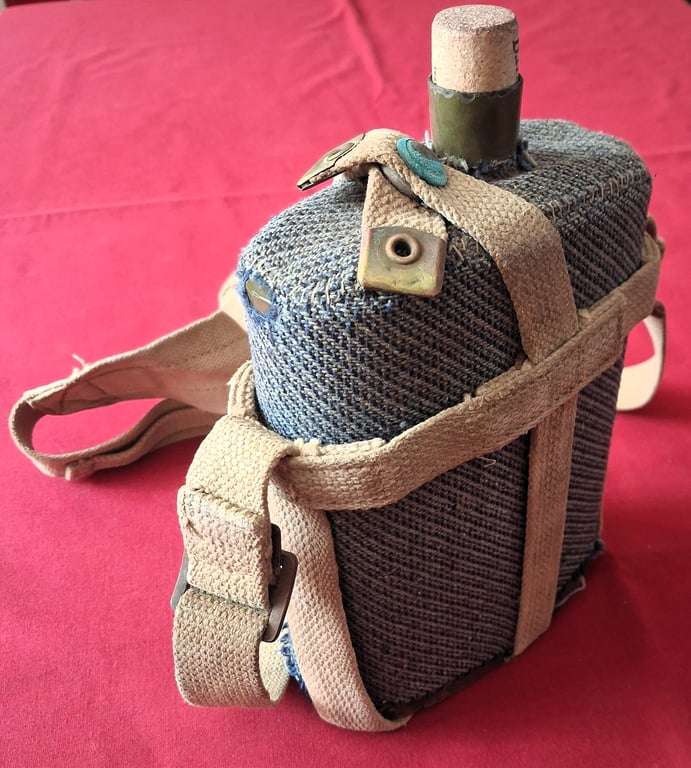 World War 2 - P37- Water Bottle with cover, harness & shoulder strap - World War 2 - P37- Water B...