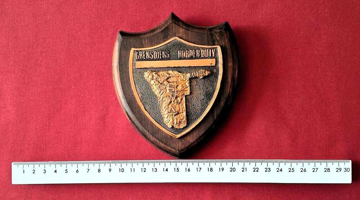 SADF Grensdiens / Border Duty Wooden Shield Plaque  SWA Map Design - SADF Grensdiens ...