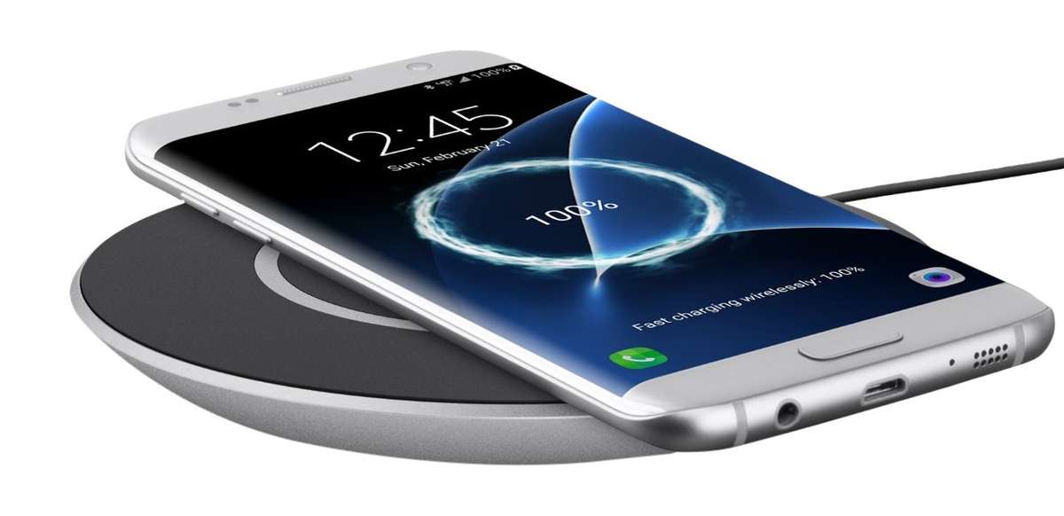 Belkin Boost Up 15-Watt Qi Compatible Wireless Charging Pad & Charger