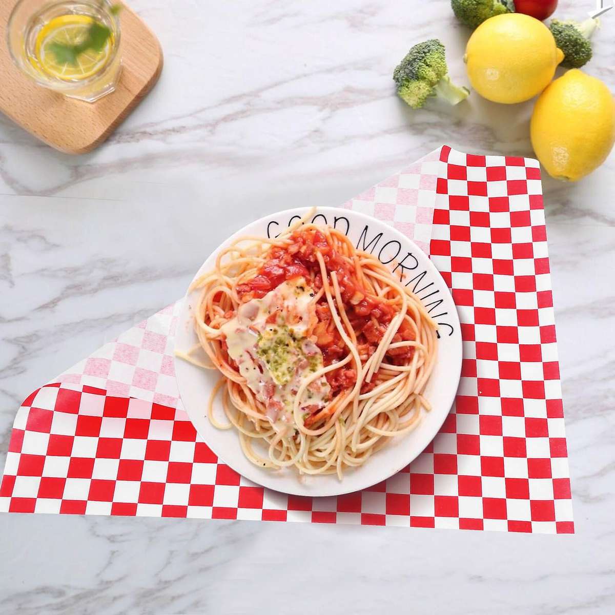 100 Pcs Checkered Candy Basket Liner Food Wrap , Fat Repellent, Sandwich Packing, Red and White