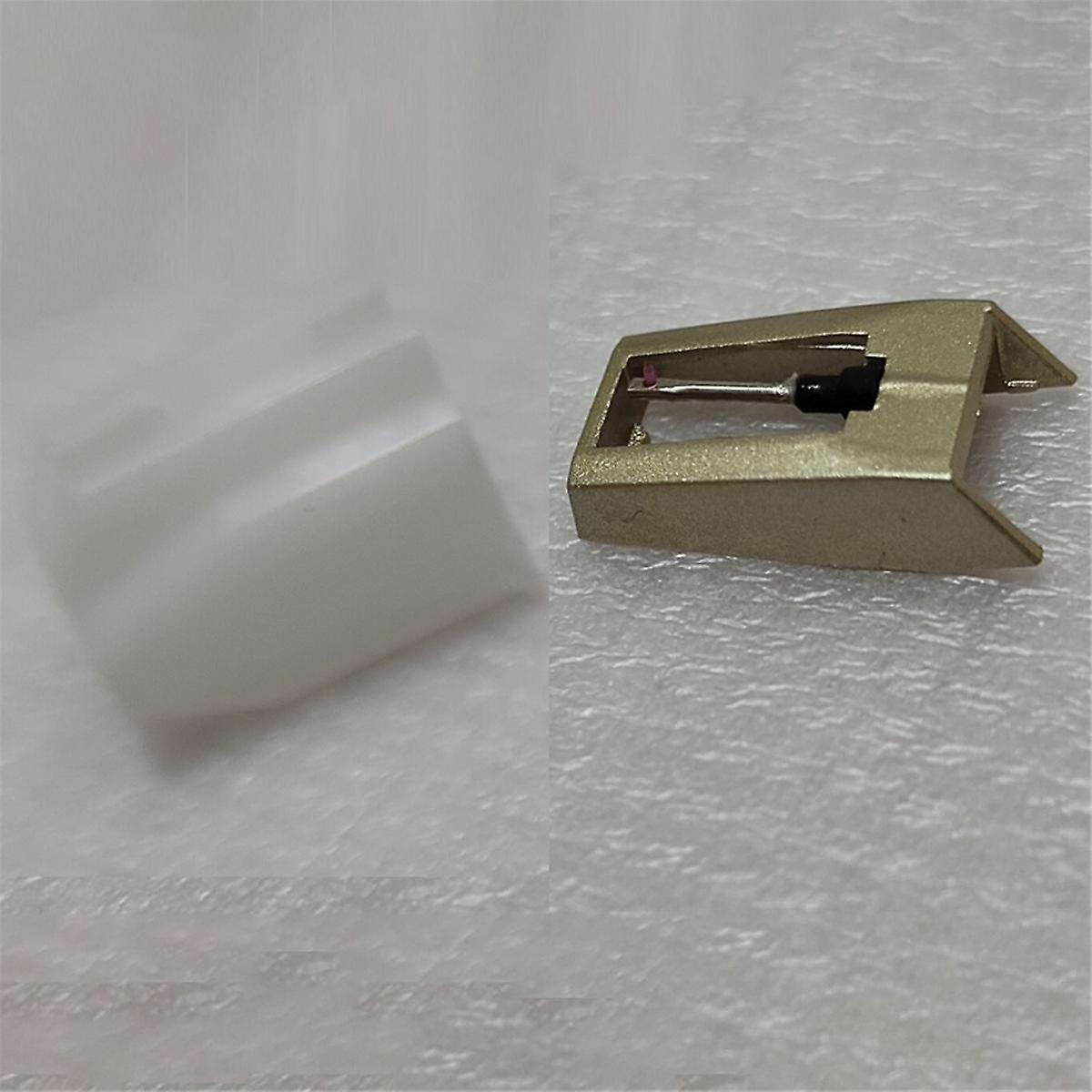 4Pcs Replacement Stylus Vinyl Record Player Needles Diamond Turntable Stylus with a Stylus Cleaning