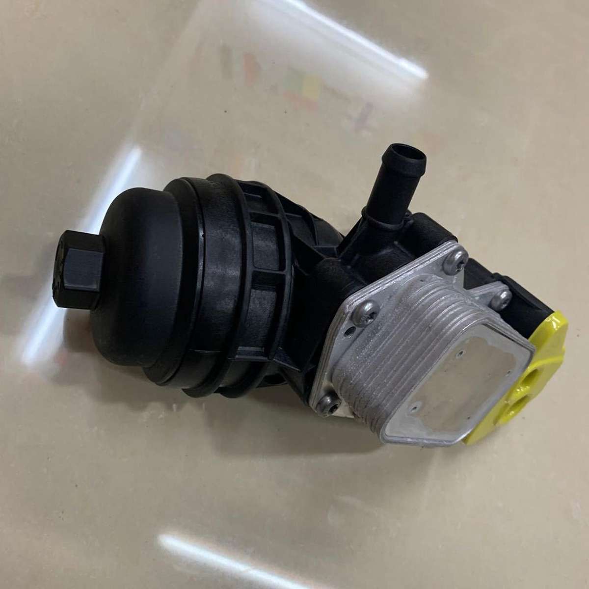 Oil Filter Housing with Cooler 2701800810 2701800500 2701800610 for Cla 160 180 200 220 250