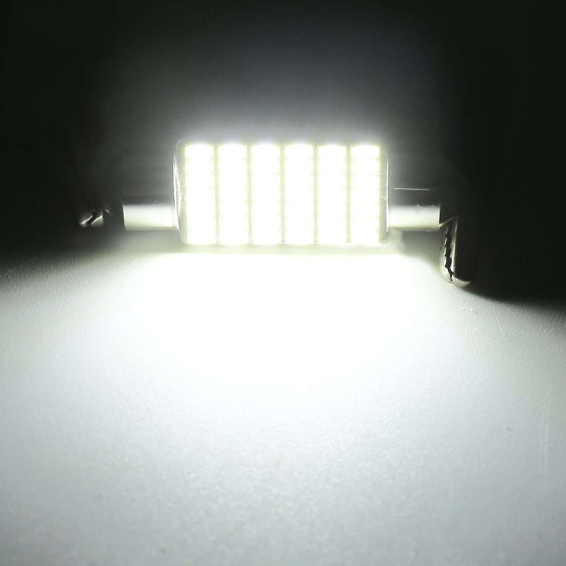 2 PCS 31mm DC12V / 1.2W / 6000K / 80LM 28LEDs SMD-3014 Car License Plate Light / Dome Light, with