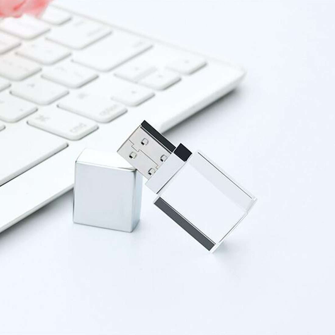 Crystal Flash Light Emitting USB 2.0 Flash Drive Car Music USB Flash Drive, Capacity:16GB(White)