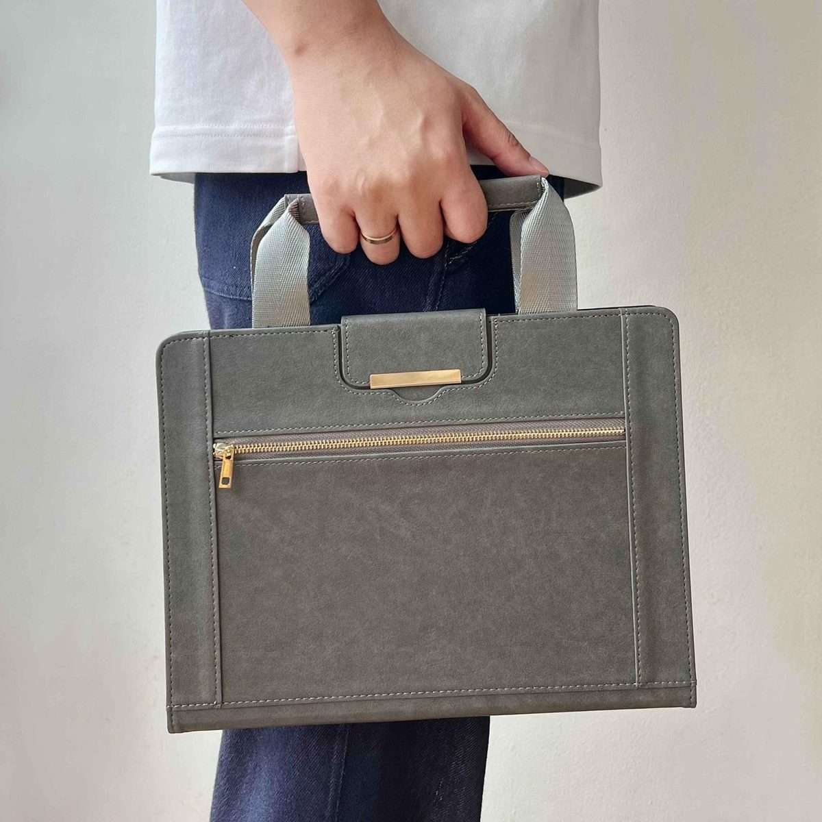 For iPad Pro 13 2025 / 2024 Zipper Handle Retro Smart Leather Tablet Case(Grey)