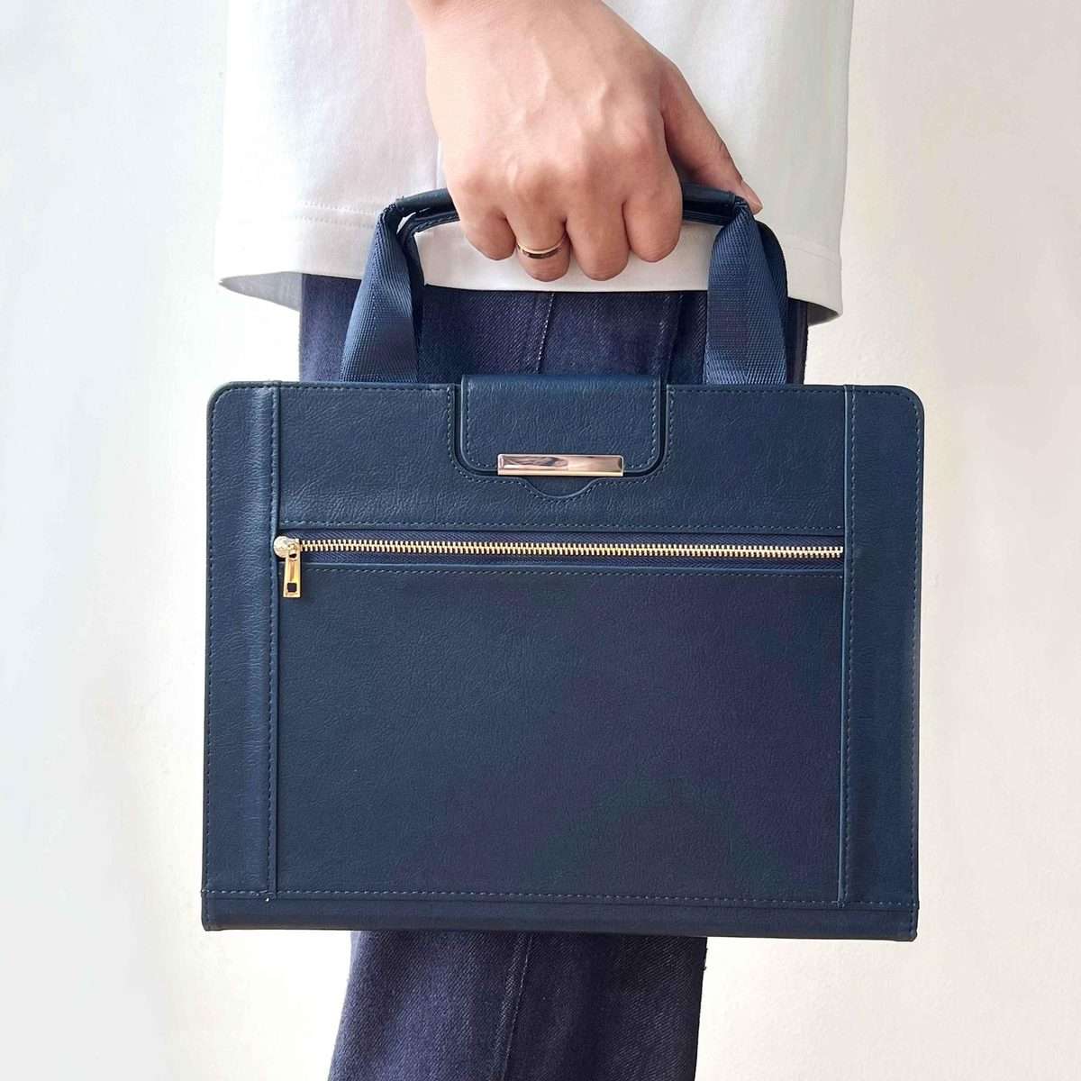 For iPad Pro 11 2025 / 2024 Zipper Handle Retro Smart Leather Tablet Case(Royal Blue)