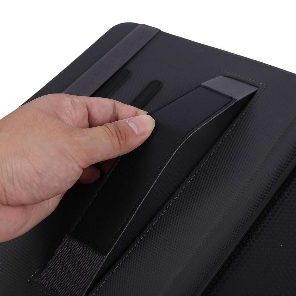For iPad 10.2 2020 / 2019 / 10.5 2019 Macaron Color Hand Grip Leather Tablet Case with ... (Black)