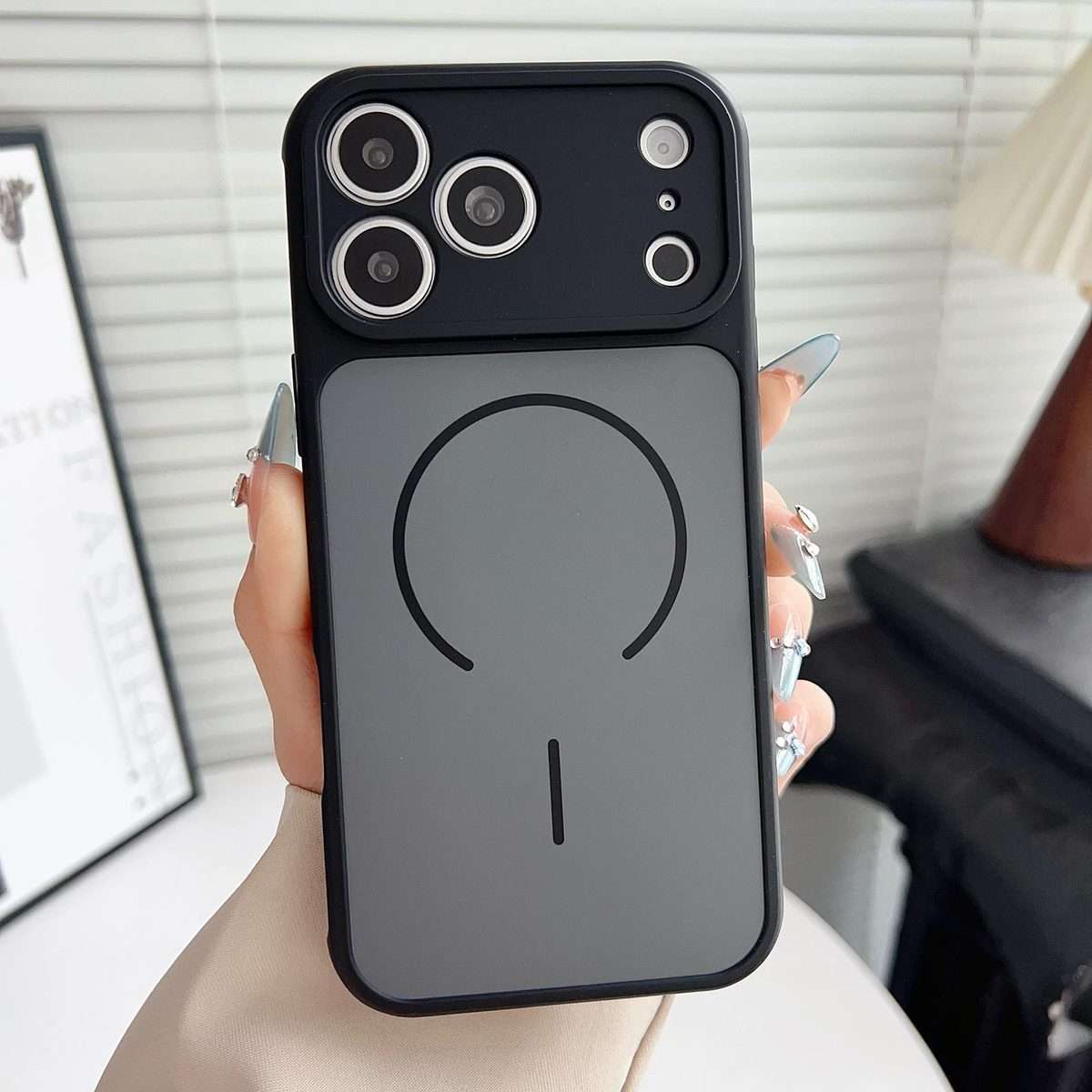 For iPhone 15 Pro Max Skin Feel Color Blocking Cooling Magnetic Phone Case(Black)
