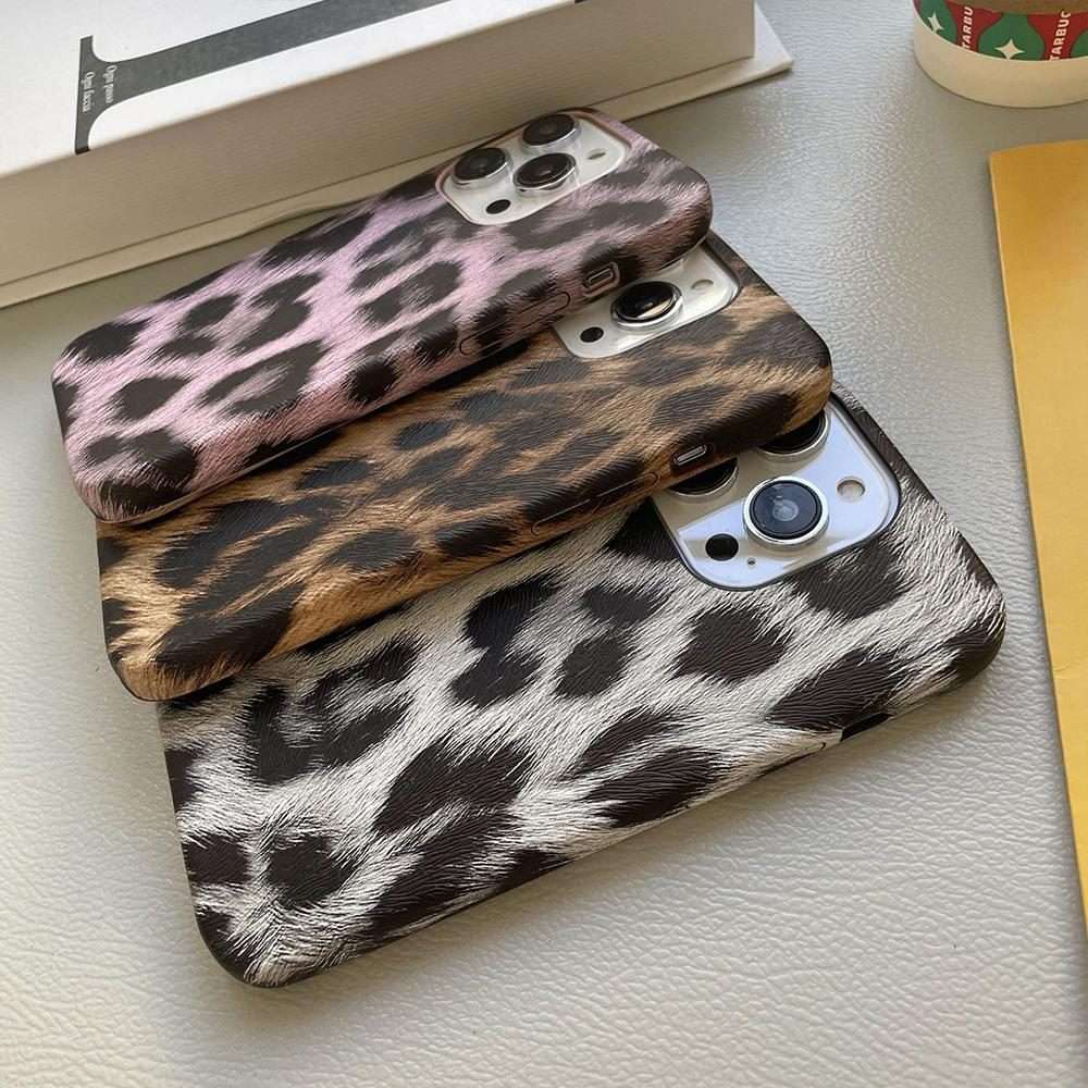 For iPhone 15 Pro Leopard Print Leather-Textured PU Phone Case(Silver)