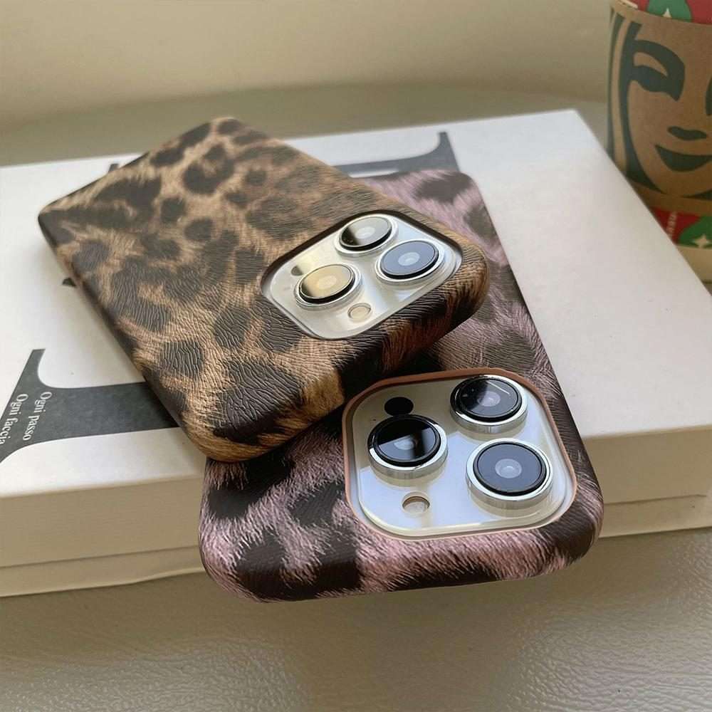 For iPhone 15 Pro Leopard Print Leather-Textured PU Phone Case(Silver)