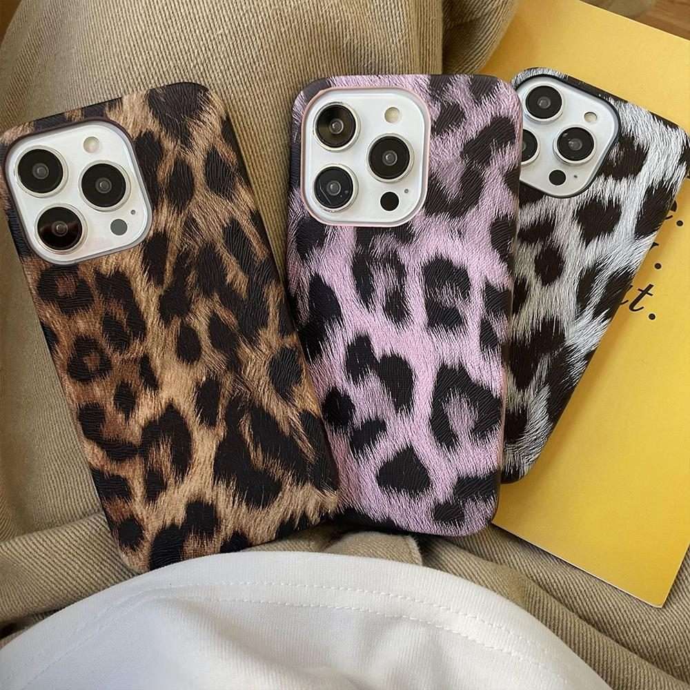 For iPhone 15 Pro Max Leopard Print Leather-Textured PU Phone Case(Silver)