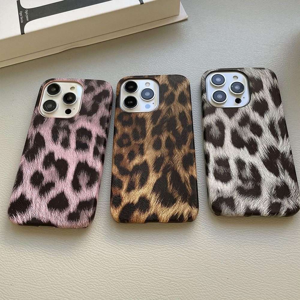 For iPhone 15 Pro Max Leopard Print Leather-Textured PU Phone Case(Silver)