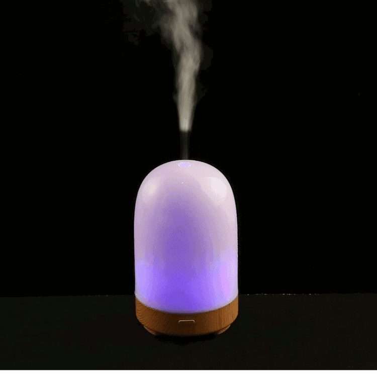 5W Capsule Shape Mini Humidifier with Colorful Light, Capacity: 50ml, DC 5V(White)