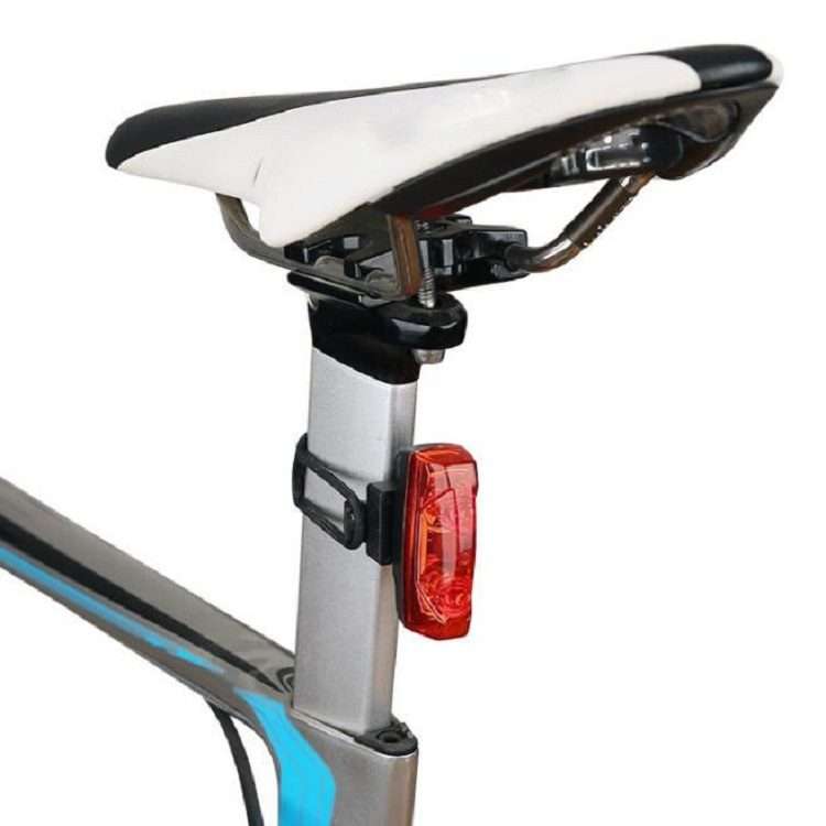 Magnetic Induction Taillight Bicycle Self-Generation Induction Taillight Waterproof Nigh ... (Red)