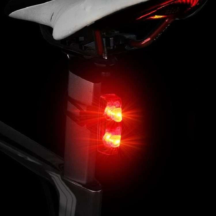 Magnetic Induction Taillight Bicycle Self-Generation Induction Taillight Waterproof Nigh ... (Red)