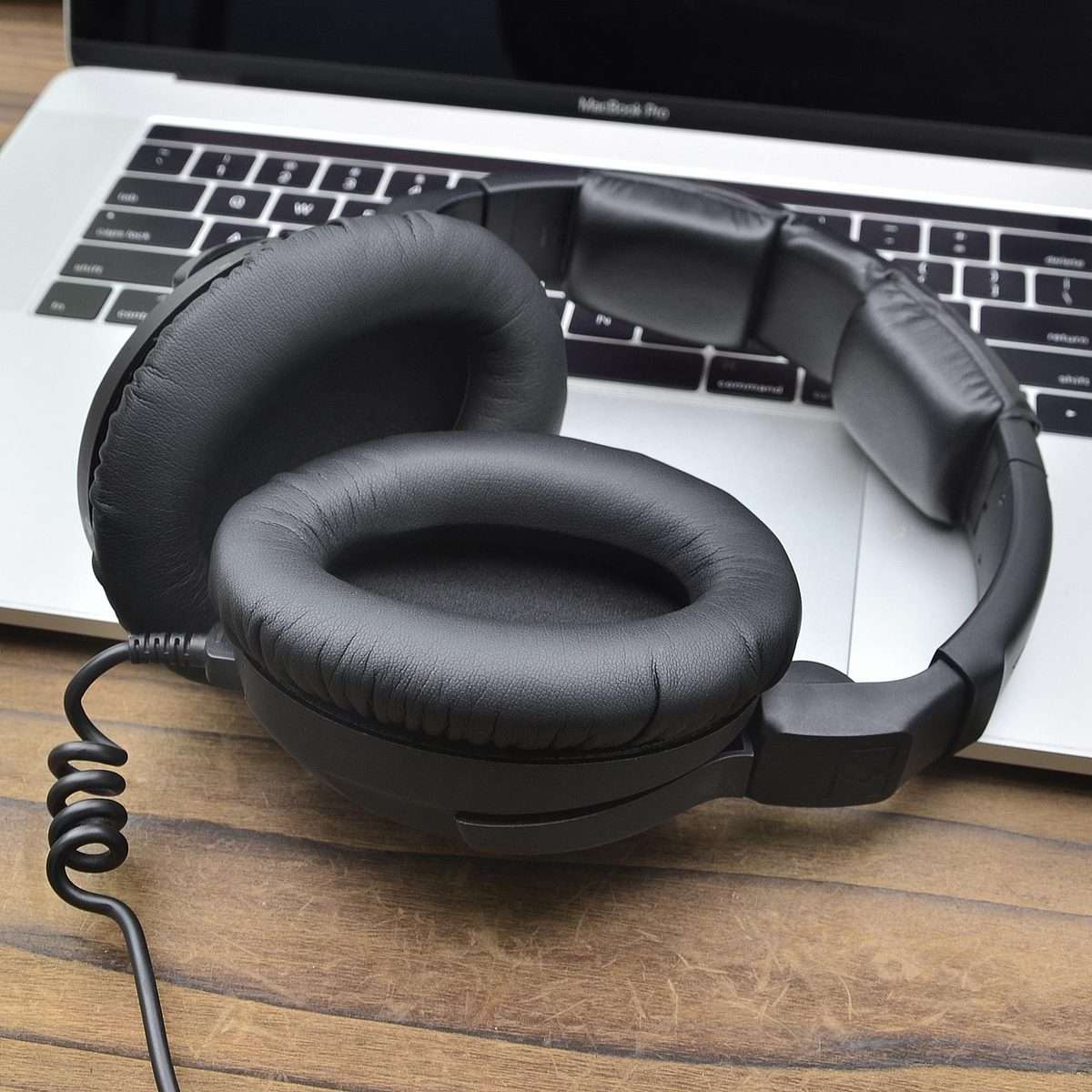 For Sennheiser HD 300 Pro Headphone 1pair Earpads Protein Leather Ear Curisons(Black)