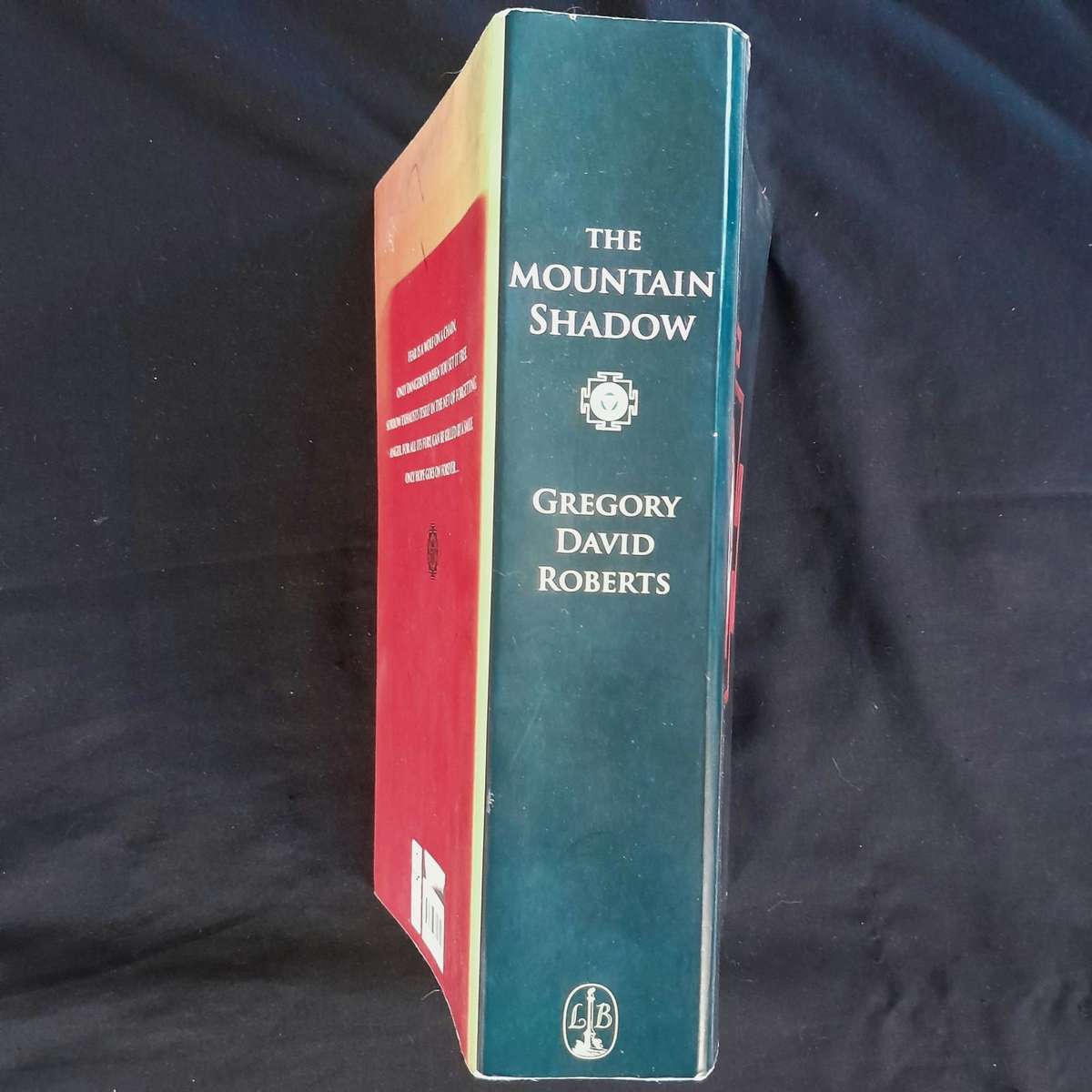 The Mountain Shadow (Shantaram #2)