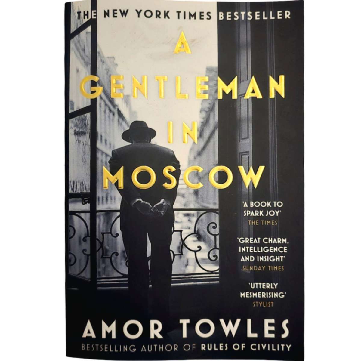 A Gentleman in Moscow - Amor Towles