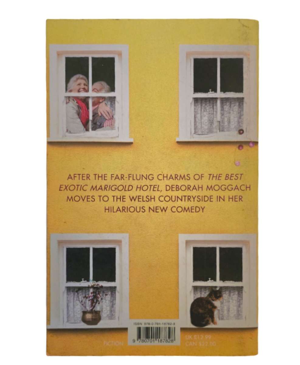 Heartbreak Hotel - Deborah Moggach