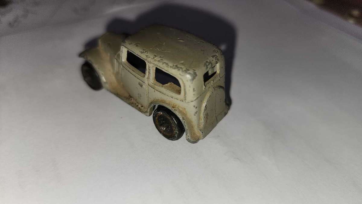 1940's Dinky #35a Austin Sedan