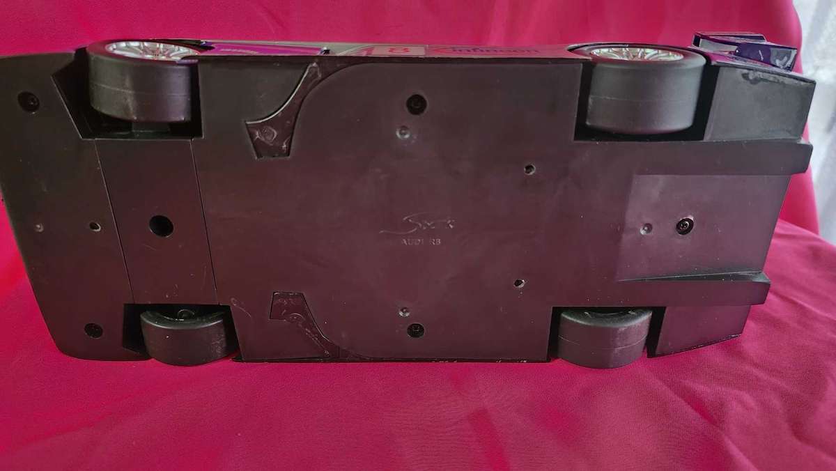 Audi R8R Sport (1:18)