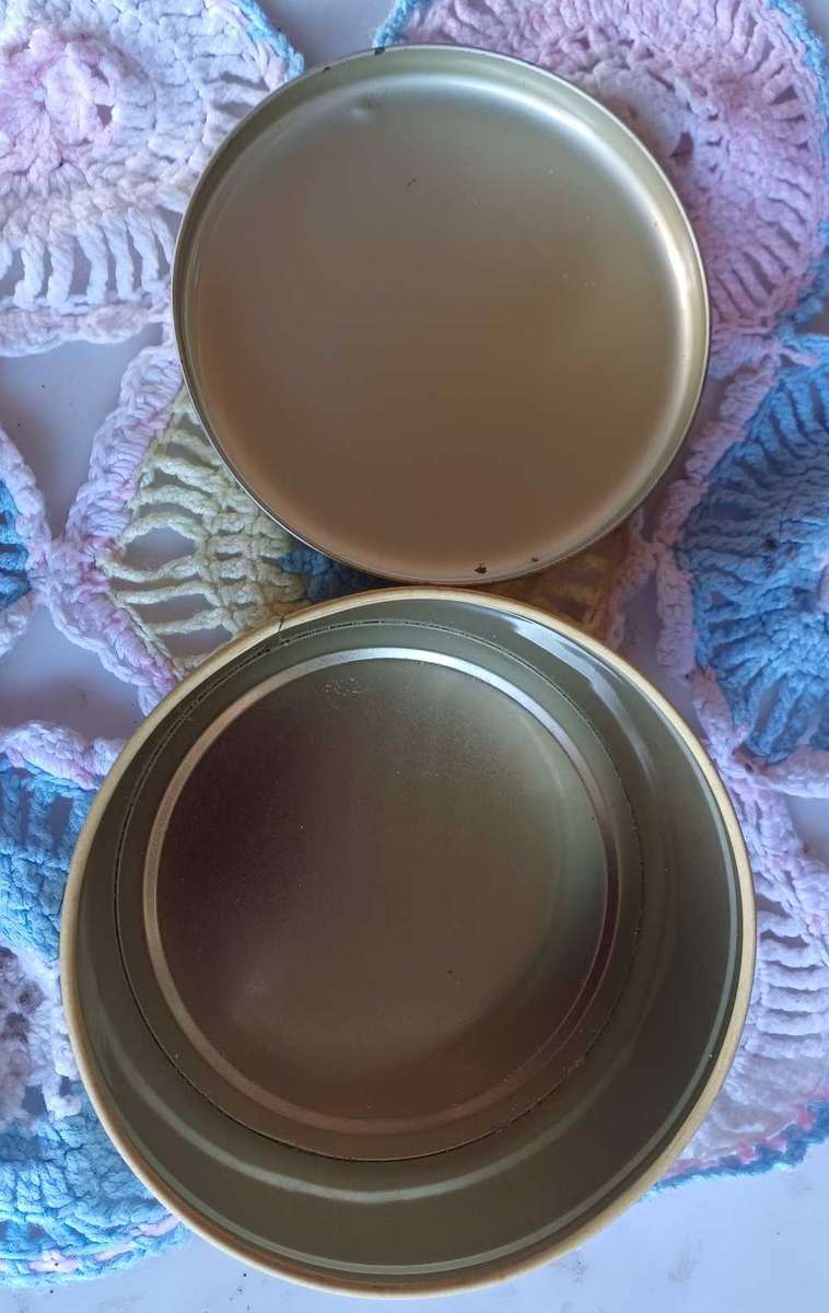 Gift collection decoupage tin