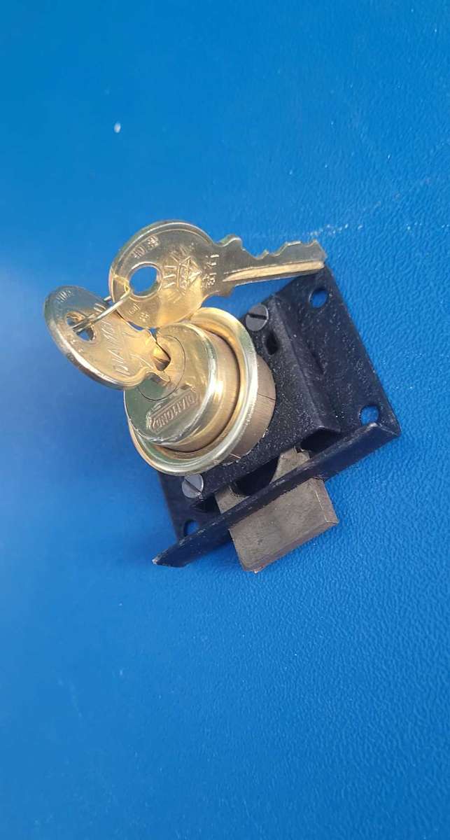 Diamond Cylinder Cupboard Drawer Locks  (BID PER PIECE)