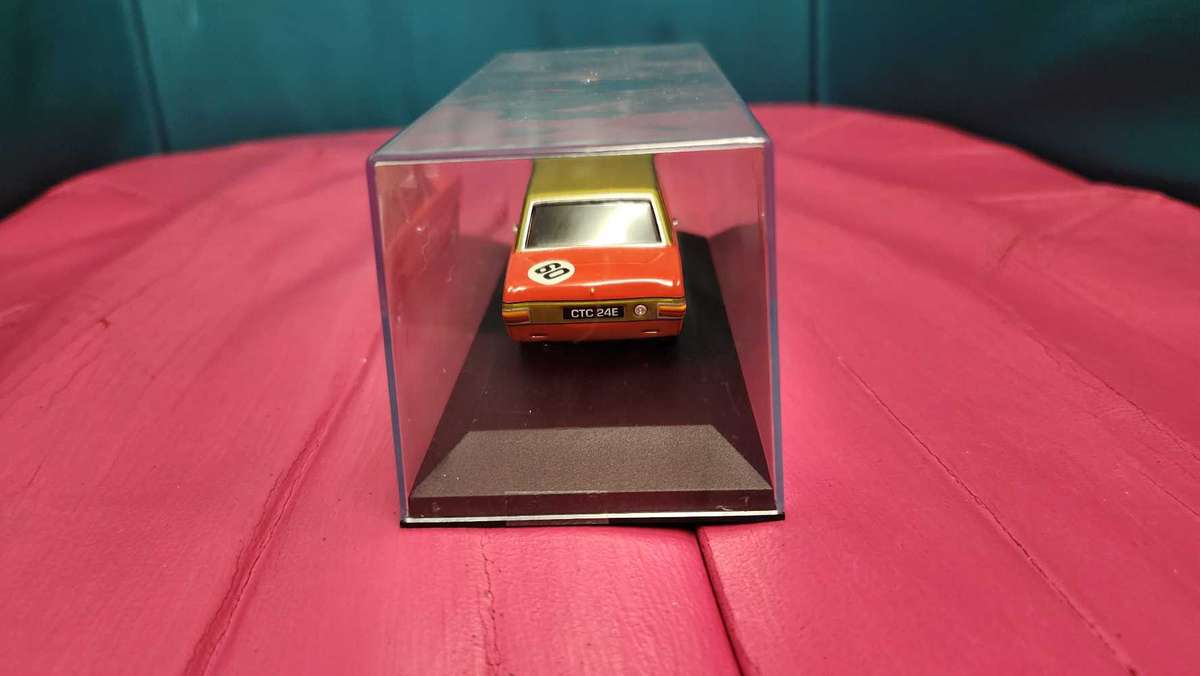 Cortina Mk II Classic Racer