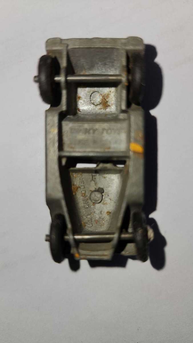 Dinky Austin #35d of the 1940's