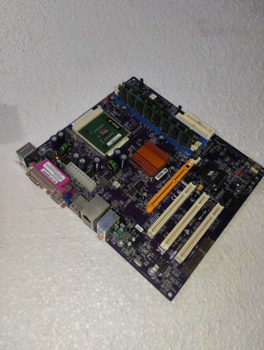 ECS - KM400-M2 REV:1 MB - Includes AMD Sempron CPU and RAM