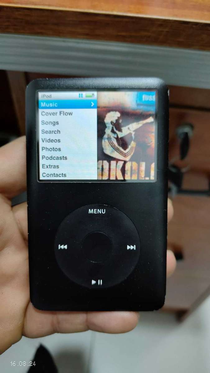 Apple iPod classic 6th Generation Black 80GB A1238 (Pre Owned)