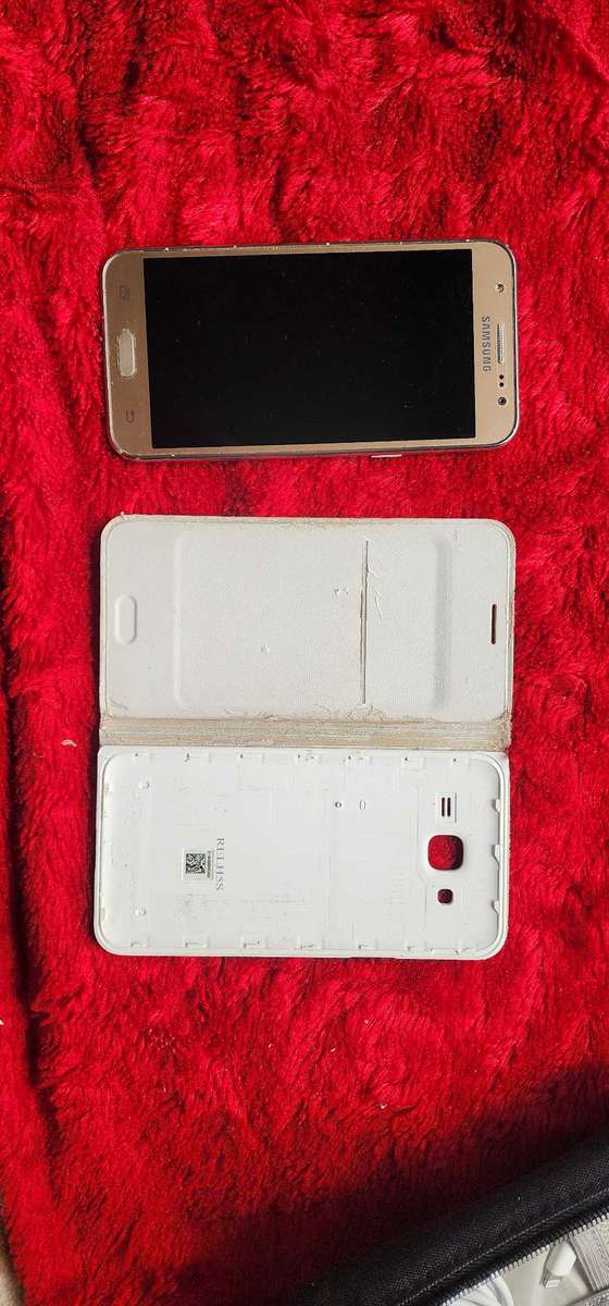 **For Sale: Samsung Galaxy J5 (2017) - 8GB Storage**
