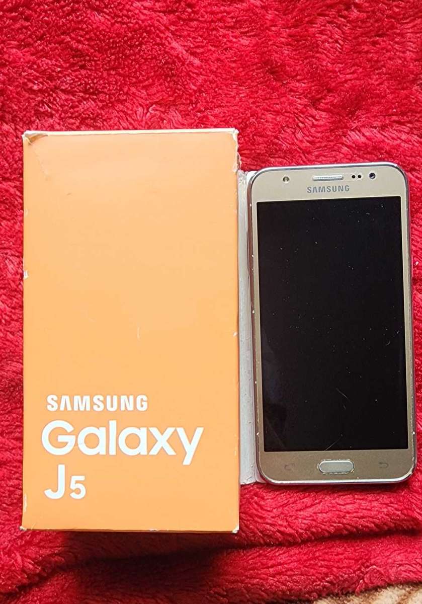 **For Sale: Samsung Galaxy J5 (2017) - 8GB Storage**