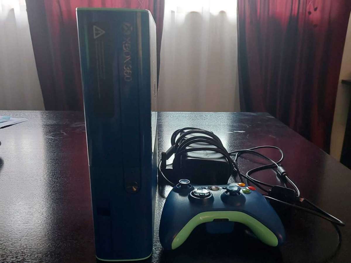 BLUE XBOX 360 LIMITED EDITION!!!