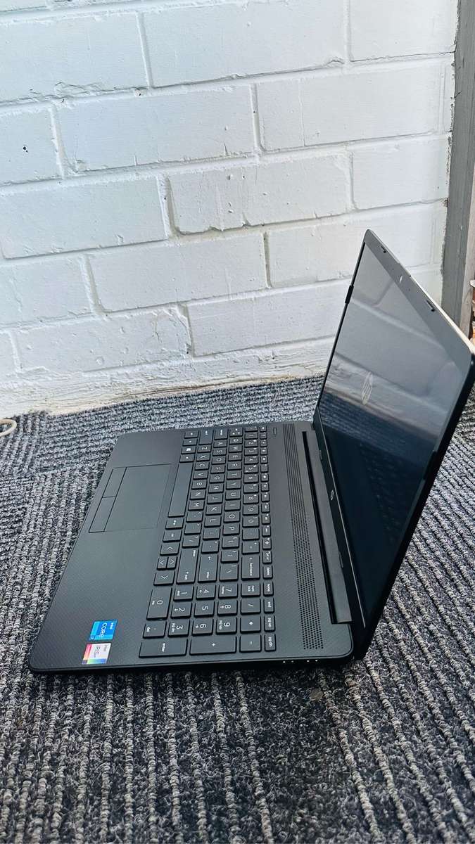 HP Laptop  1 1th Gen i7 Quad 12GB Ram 1TB HDD 1080p Led Display iRIS Graphics - Excellent Condition