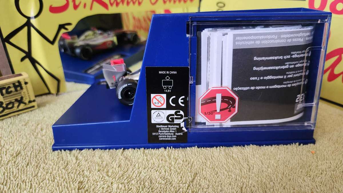 Carrera Vodafone McLaren Mercedes 2010 Showcar