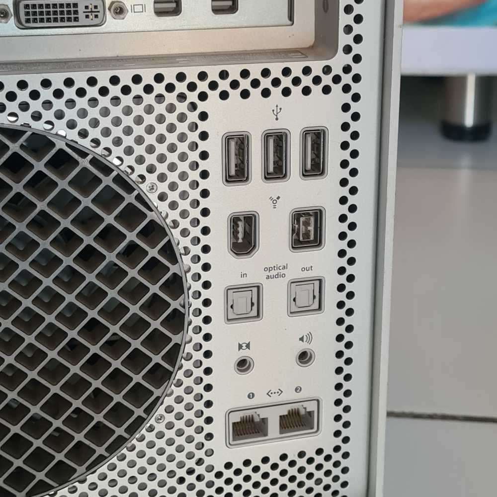 Apple Mac Pro 3.1 double 2 x Xeon CPUs tower