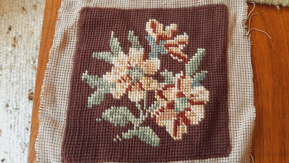 Small, completed tapestry 28 x 28cm