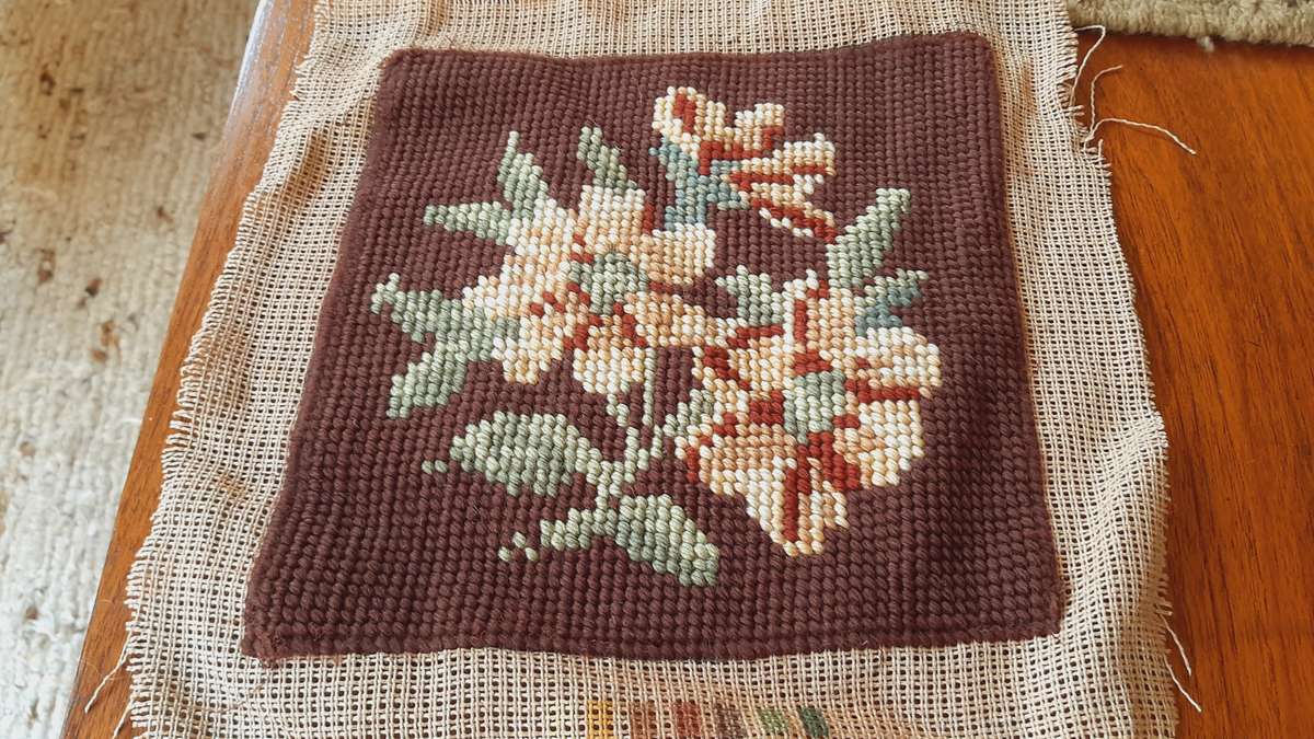 Small, completed tapestry 28 x 28cm