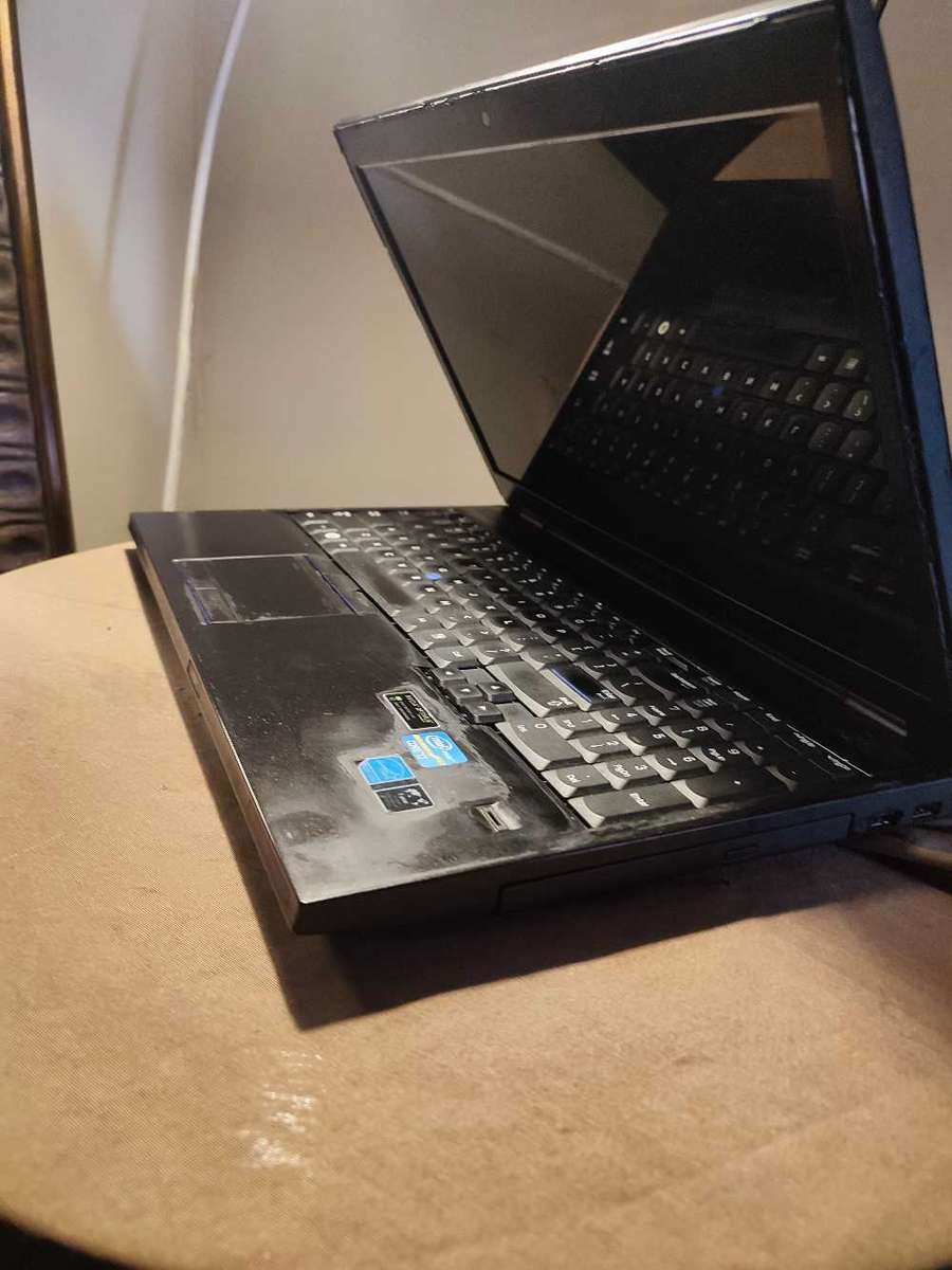SAMSUNG CORE i7 LAPTOP