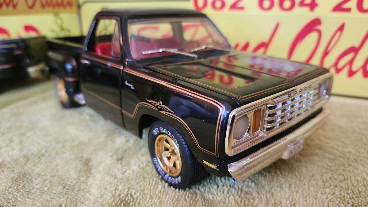 Dodge Pick-Up Truck (1:18)