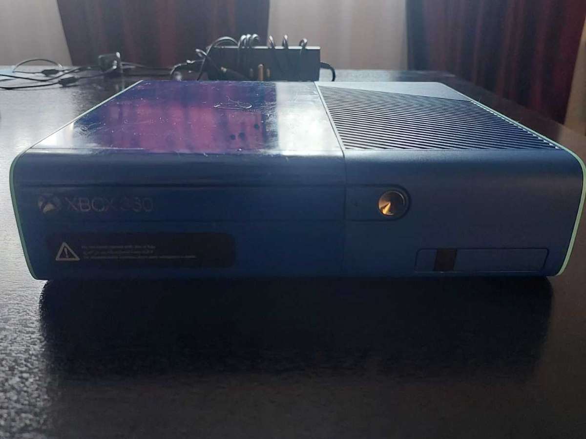 BLUE XBOX 360 LIMITED EDITION!!!