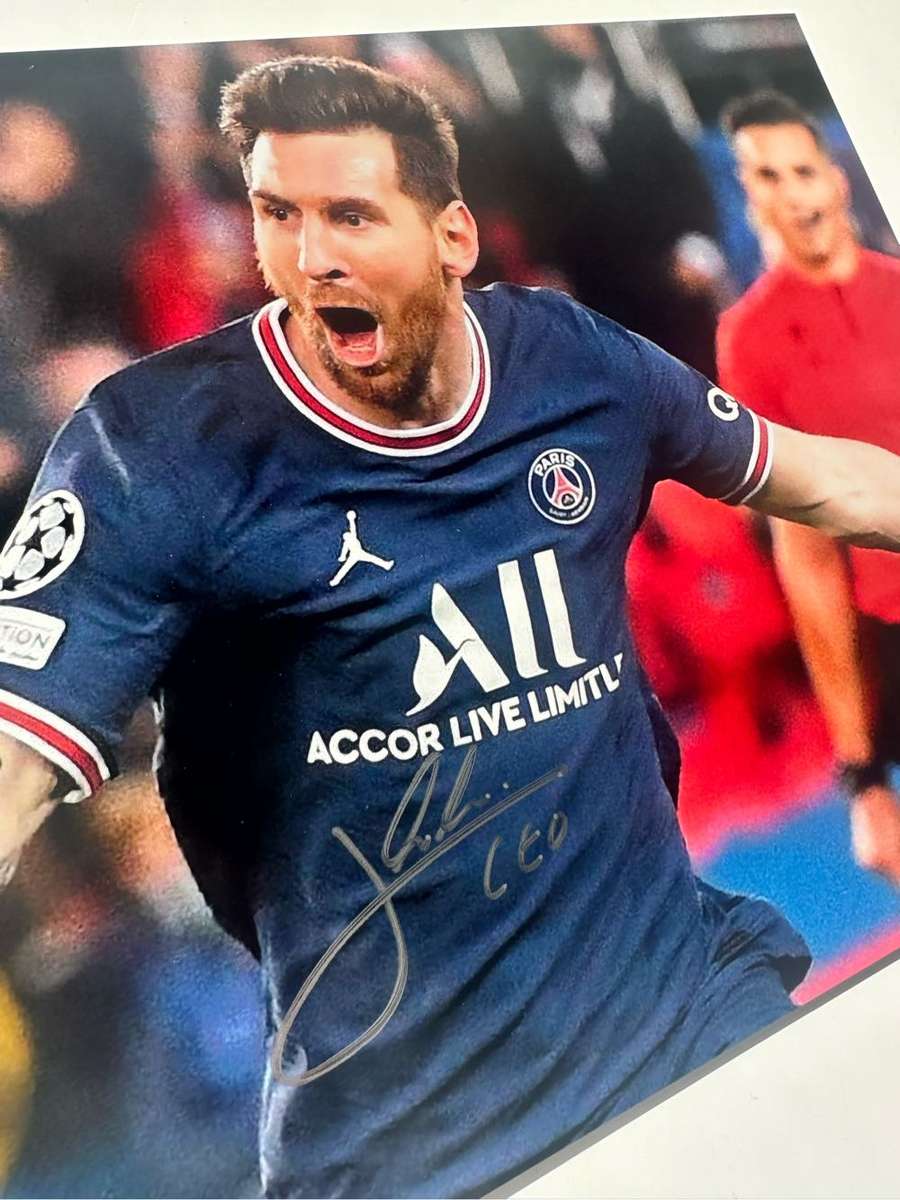 LIONEL MESSI -  AUTHENTIC AUTOGRAPH - 100% ORIGINAL - WITH COA