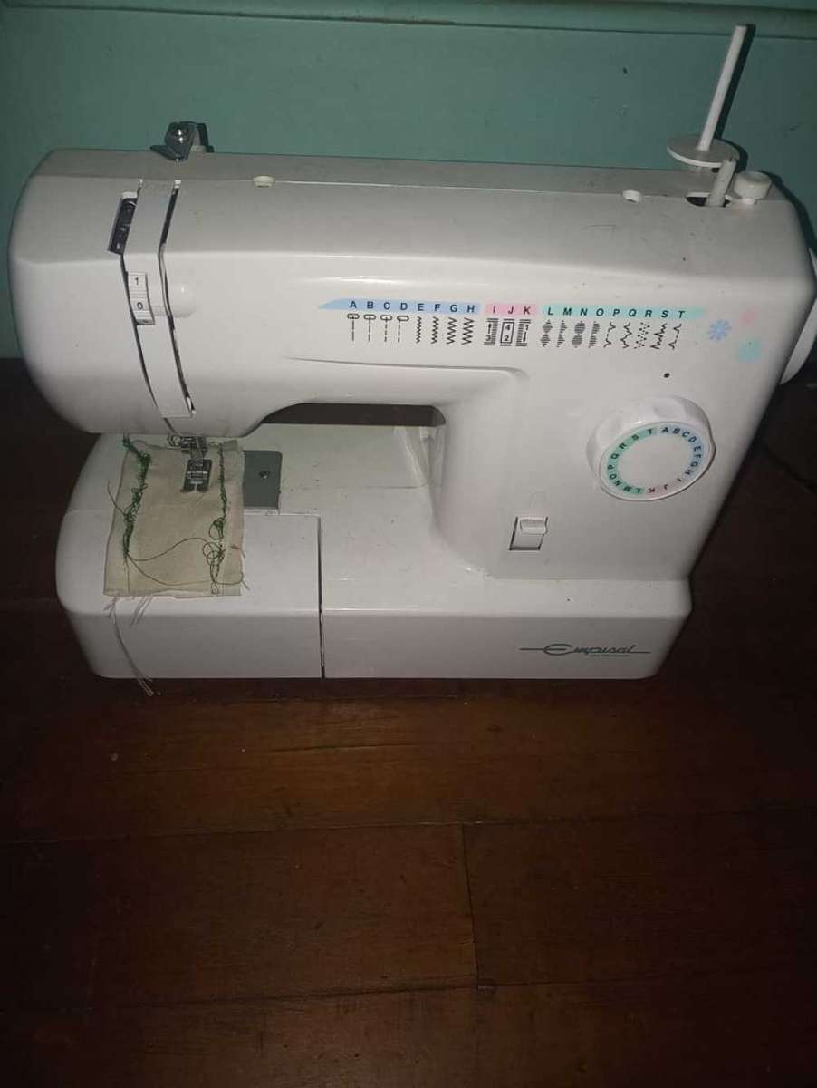 EMPISAL SEWING MACHINE (Dressmaker machine)