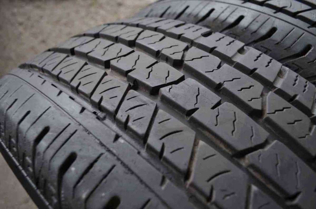 265/60/18 Continental ContiCrossContact. 80% lfe