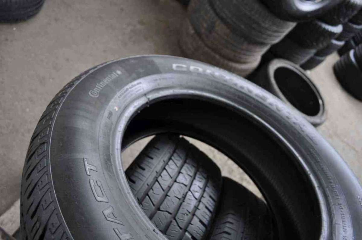 265/60/18 Continental ContiCrossContact. 80% lfe