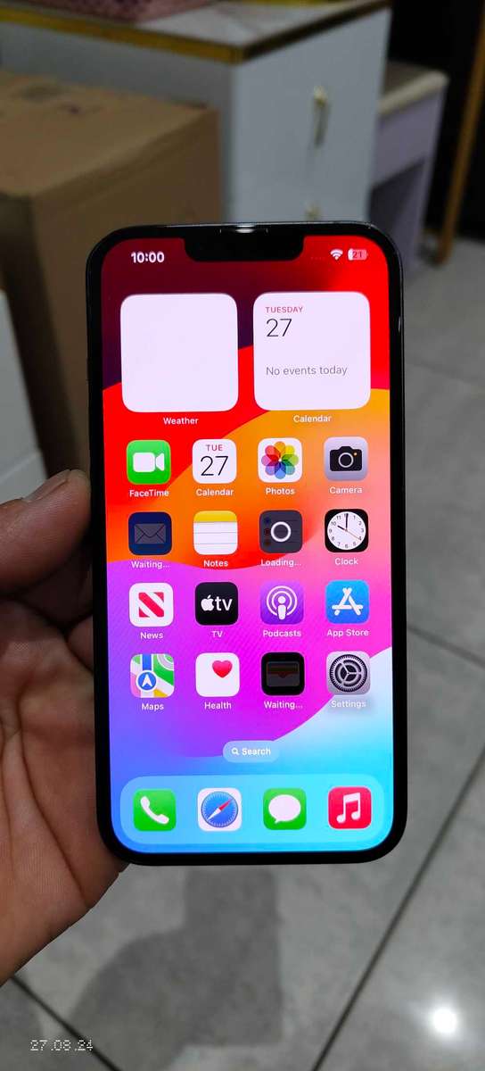 Apple iPhone 13 black 128GB stunning condition with 99% battery health (Pre Owned)