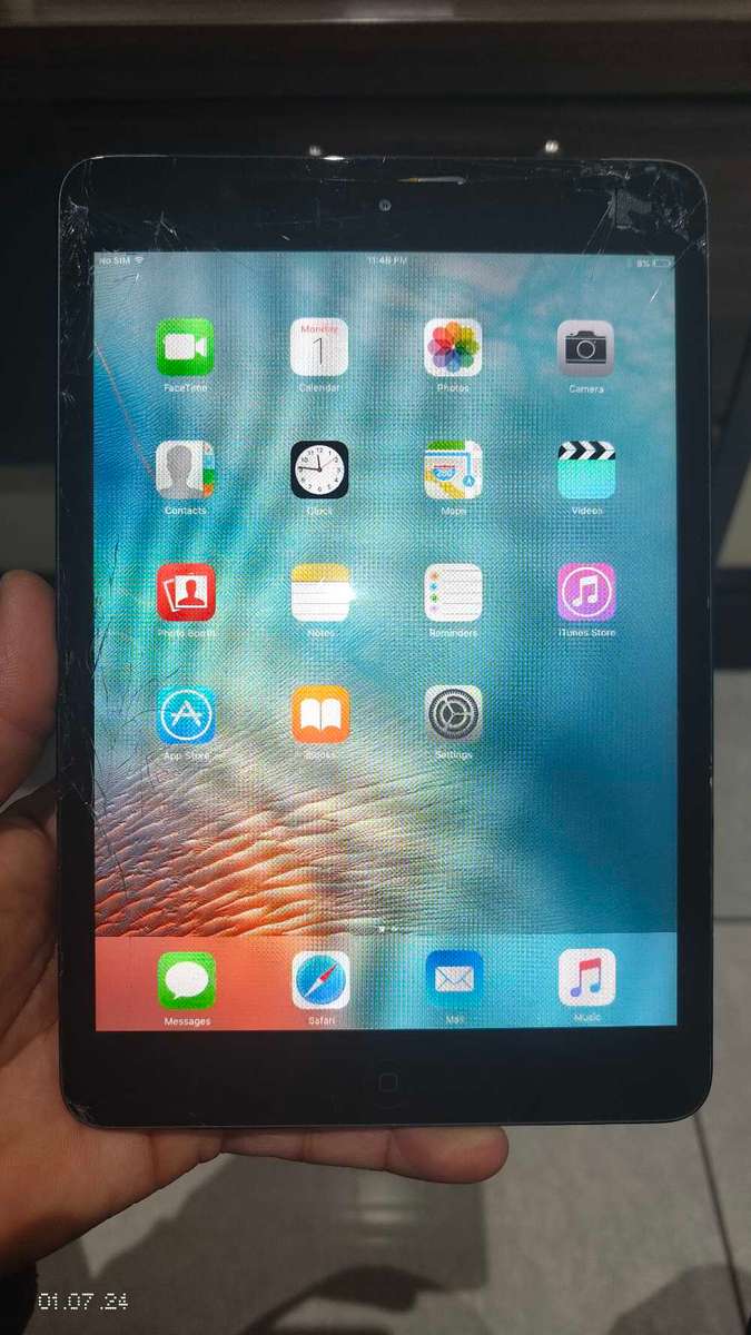 Apple iPad Mini 32GB Cellular + WiFi Black {Cracked Touch}