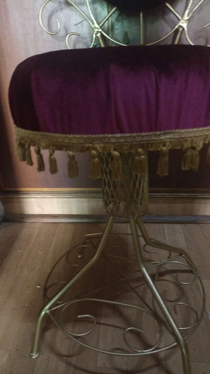 1950 Boudoir chair renovated