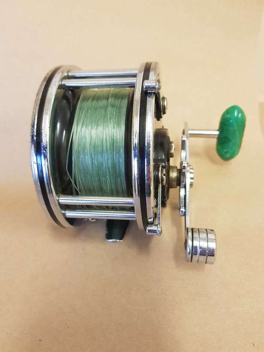 Penn 49 Super mariner. Narrow /  wide spool . 2 extra spools.